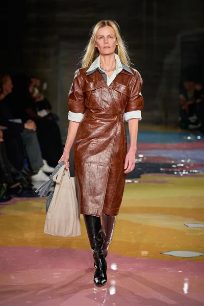 Look 9